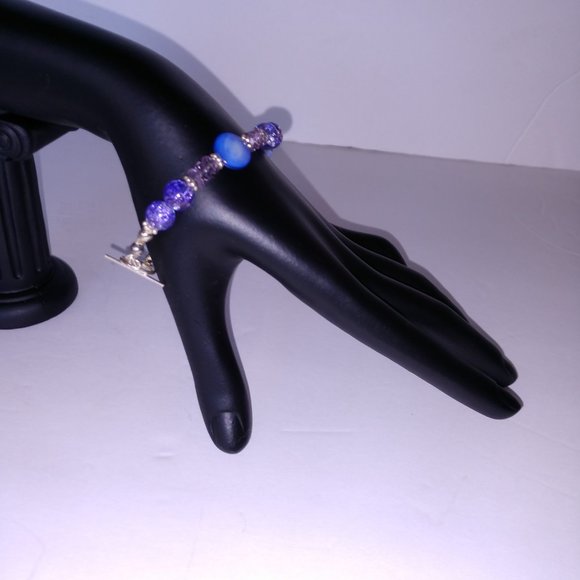 Purple Beaded Bracelet with Periwinkle Shells Handmade 7.5 Inches - Picture 13 of 16